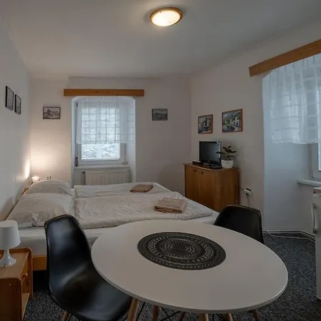 Apartma U Bastu *